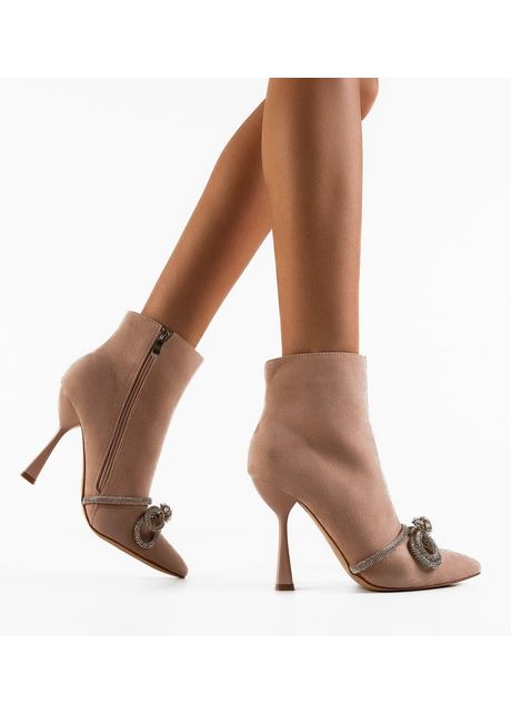 Botine dama csorba nude
