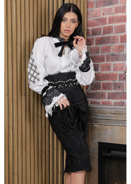 Fusta conica neagra taina dantelat