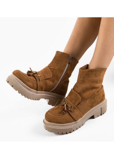 Ghete dama kladia camel