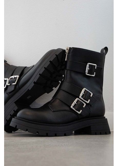 Medicine botine culoarea negru cu platforma izolare usoara