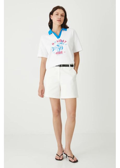 Medicine pantaloni scurti culoarea alb, neted, medium waist