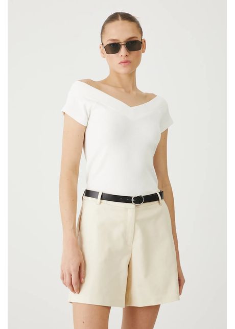 Medicine pantaloni scurti culoarea bej, neted, medium waist