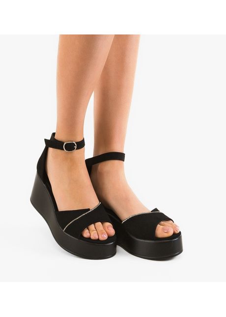 Platforme dama amaka negre