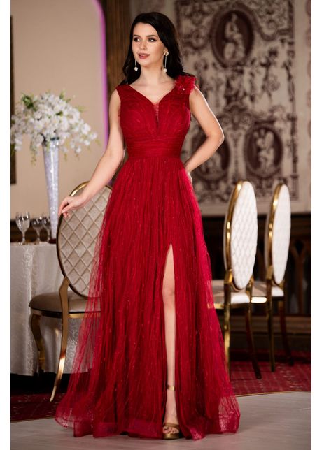 Rochie de nasa carla lunga rosie din tulle brodat cu flori 3d pe umar