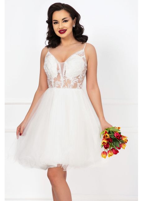 Rochie pretioasa de cununie alba din tulle decorata cu margele