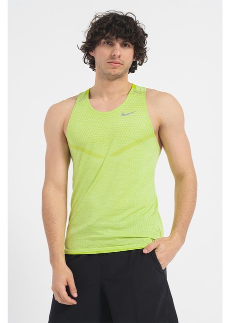 Top cu spate decupat si tehnologie dri fit pentru fitness